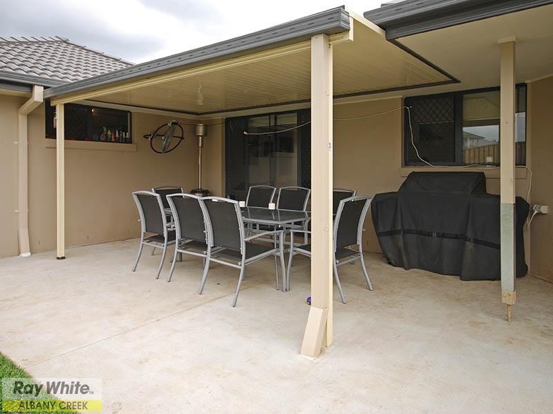 12 Crossing Drive, Eatons Hill QLD 4037