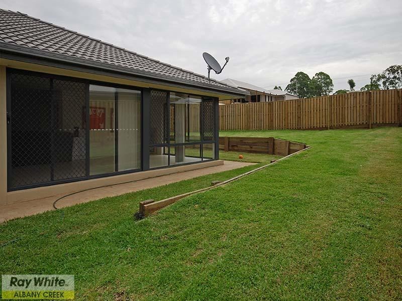 12 Crossing Drive, Eatons Hill QLD 4037