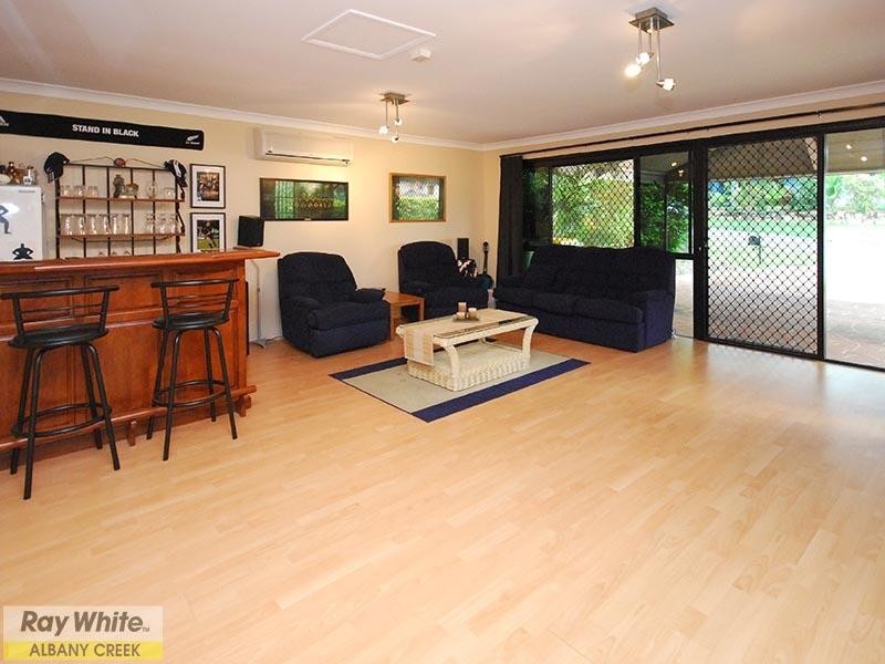 16 Snow wood Drive, Eatons Hill QLD 4037