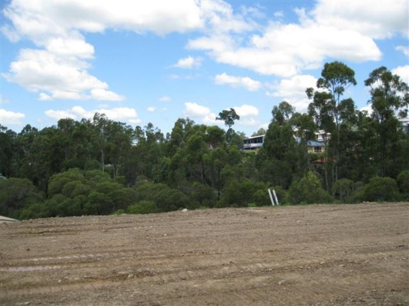 5 Amorosa Court, Eatons Hill QLD 4037