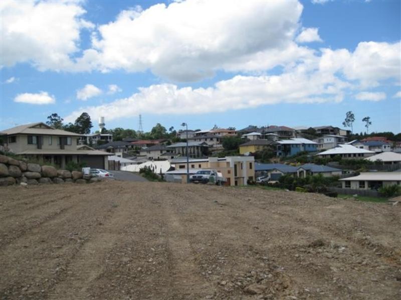 5 Amorosa Court, Eatons Hill QLD 4037