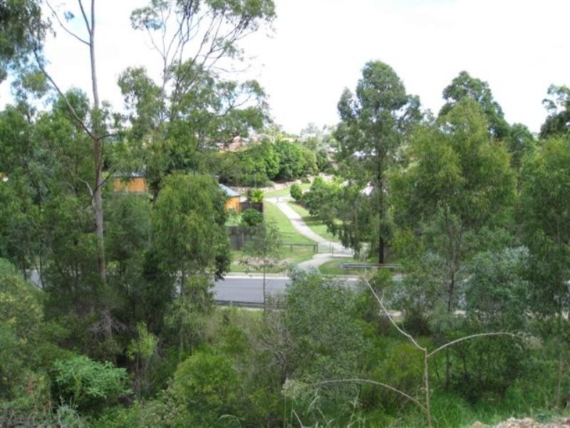 5 Amorosa Court, Eatons Hill QLD 4037