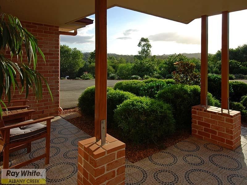5 Amamoor Court, Cashmere QLD 4500