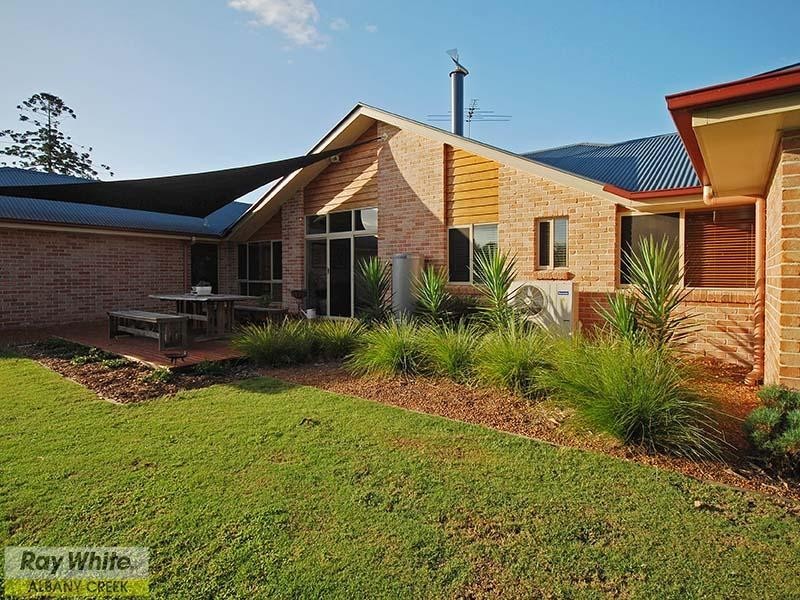 5 Amamoor Court, Cashmere QLD 4500