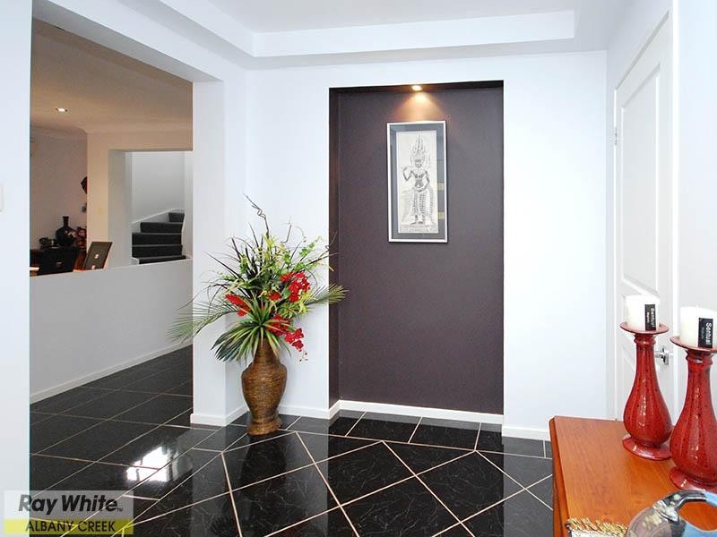 25 Alberic Court, Eatons Hill QLD 4037