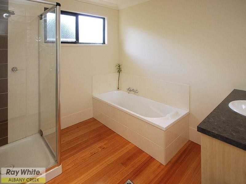 2 Laceflower Crescent, Eatons Hill QLD 4037