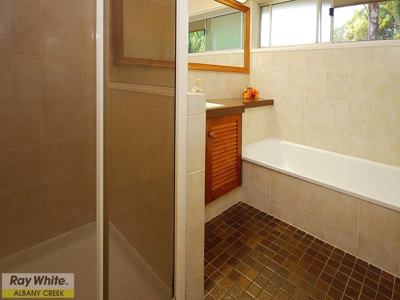 10 Fortuna Court, Eatons Hill QLD 4037