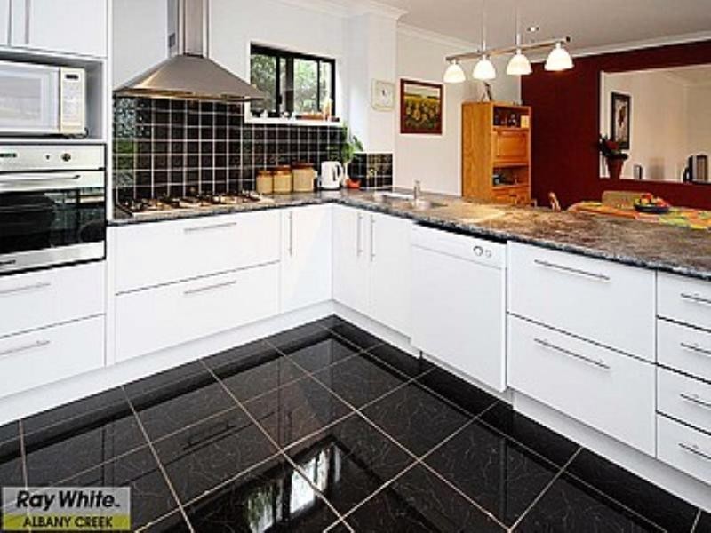 Eatons Hill QLD 4037