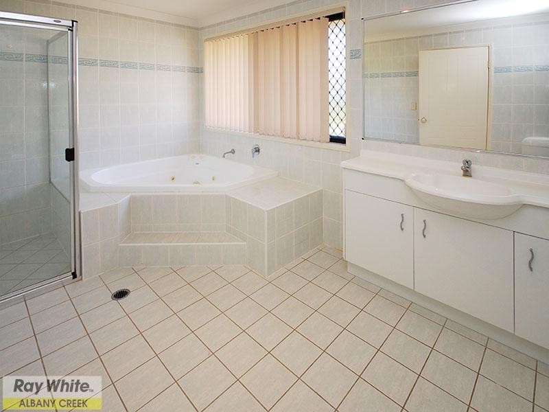 1 Taun Court, Albany Creek QLD 4035