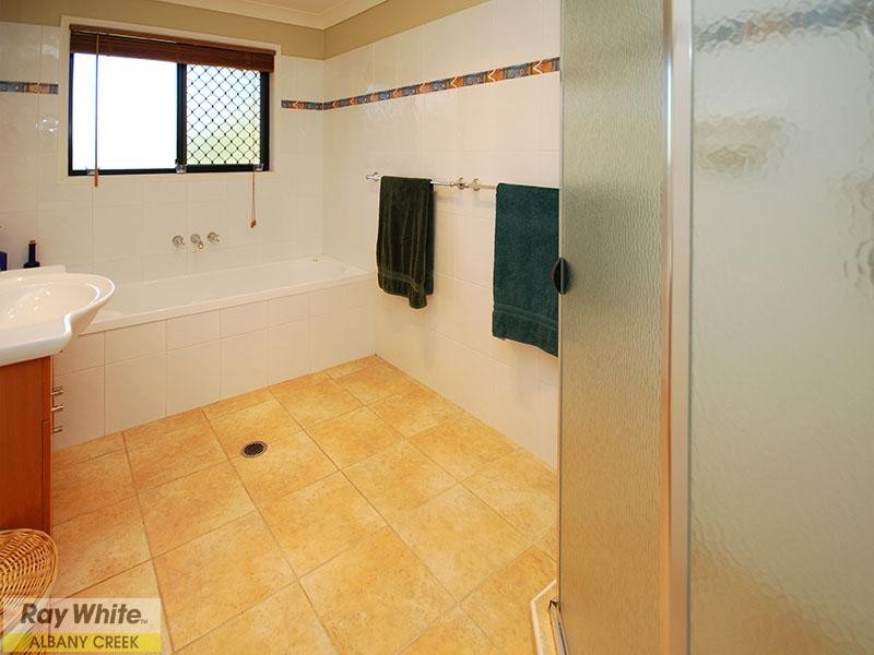 1 Amamoor Court, Cashmere QLD 4500