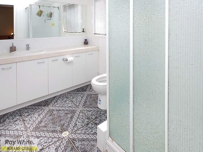 12 Gum Leaf Court, Albany Creek QLD 4035