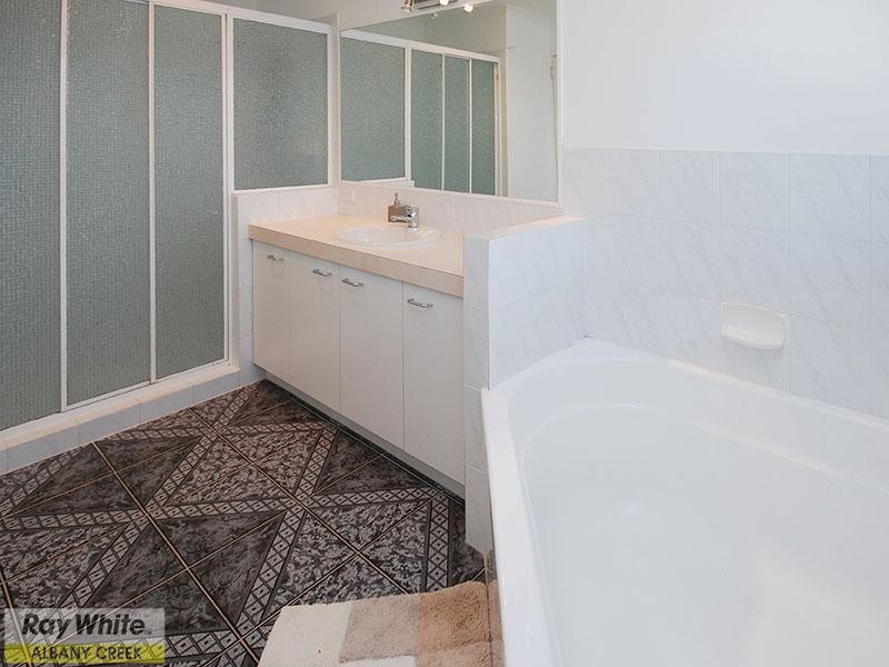 12 Gum Leaf Court, Albany Creek QLD 4035