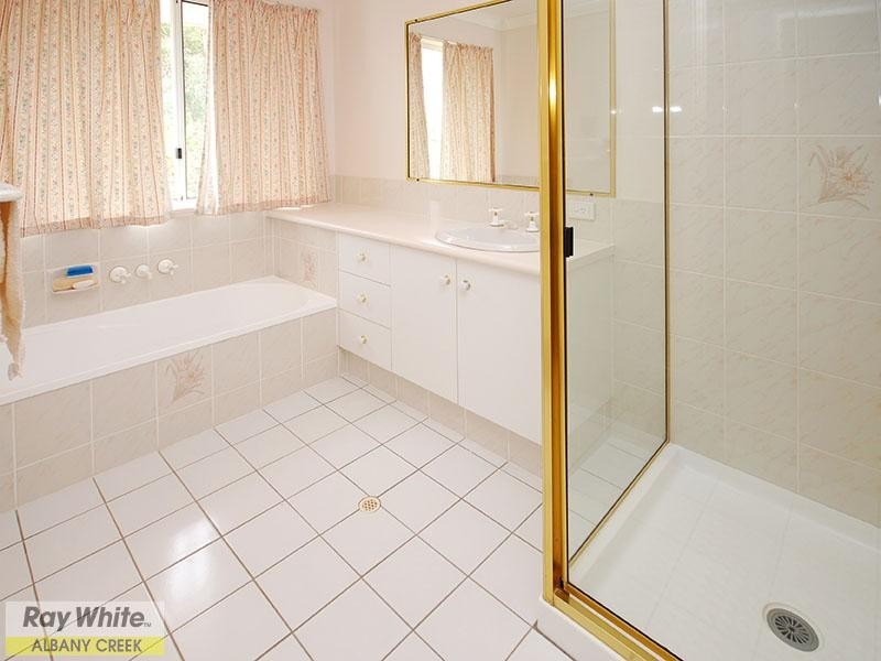 9 Ganton Place, Albany Creek QLD 4035