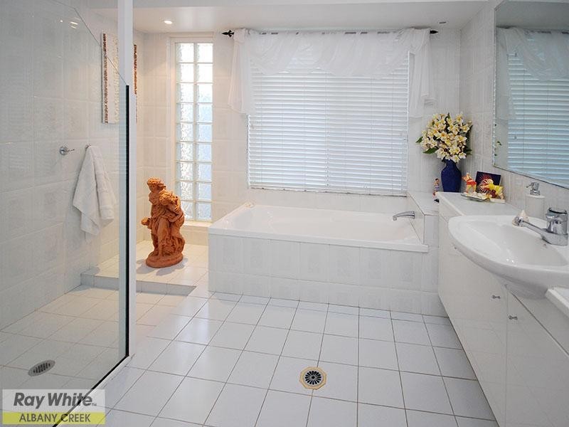 18 Huntingdale Court, Albany Creek QLD 4035