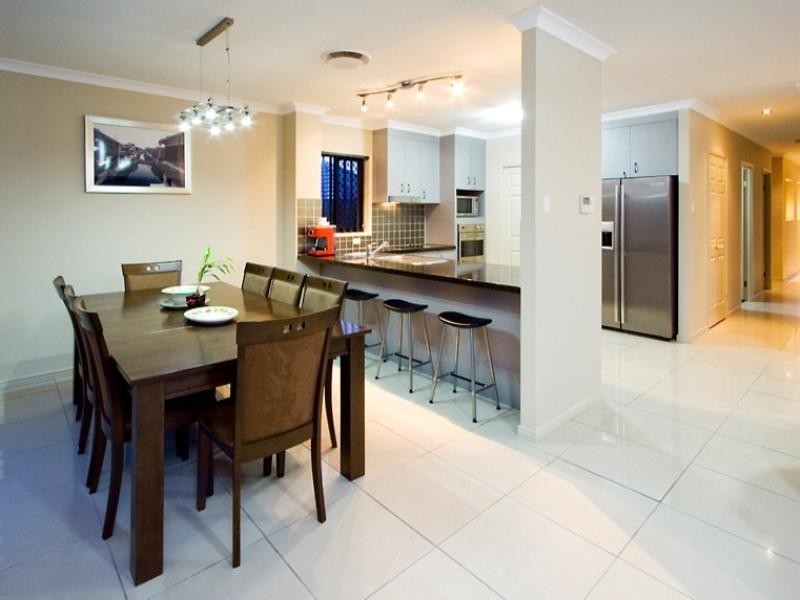 7 Rene Court, Cashmere QLD 4500