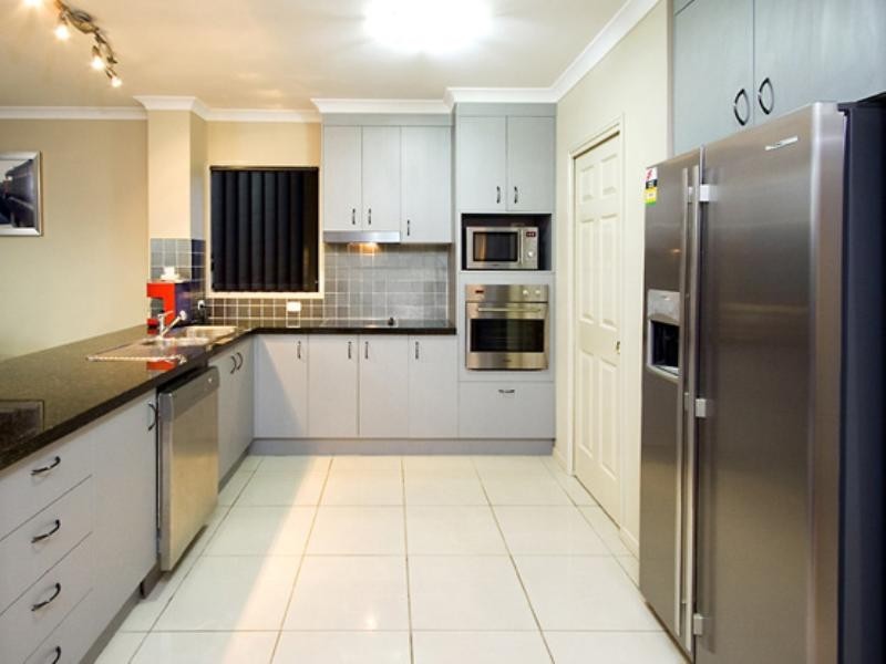 7 Rene Court, Cashmere QLD 4500