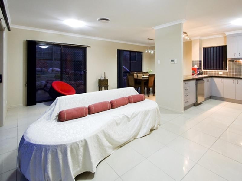 7 Rene Court, Cashmere QLD 4500