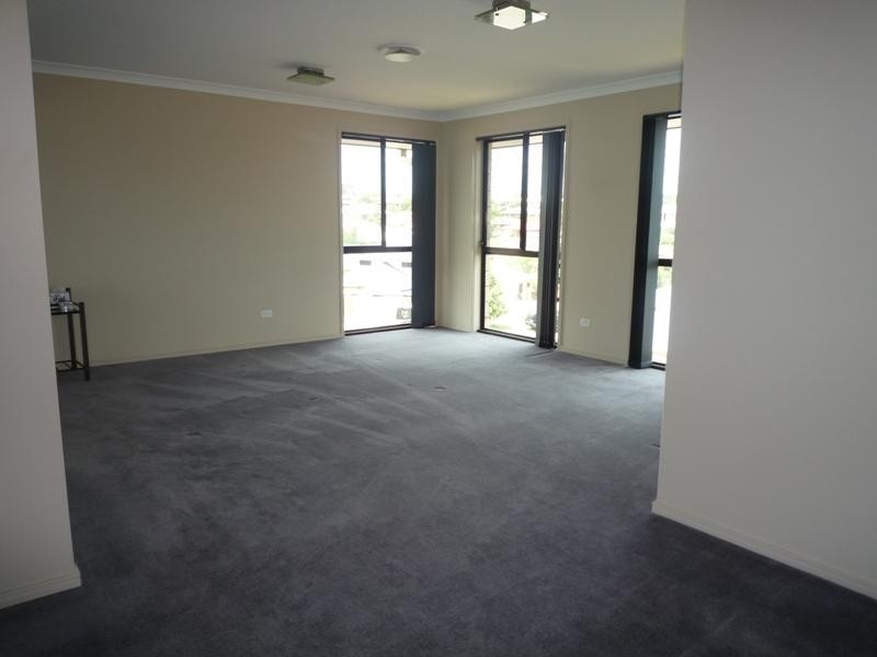 7 Rene Court, Cashmere QLD 4500