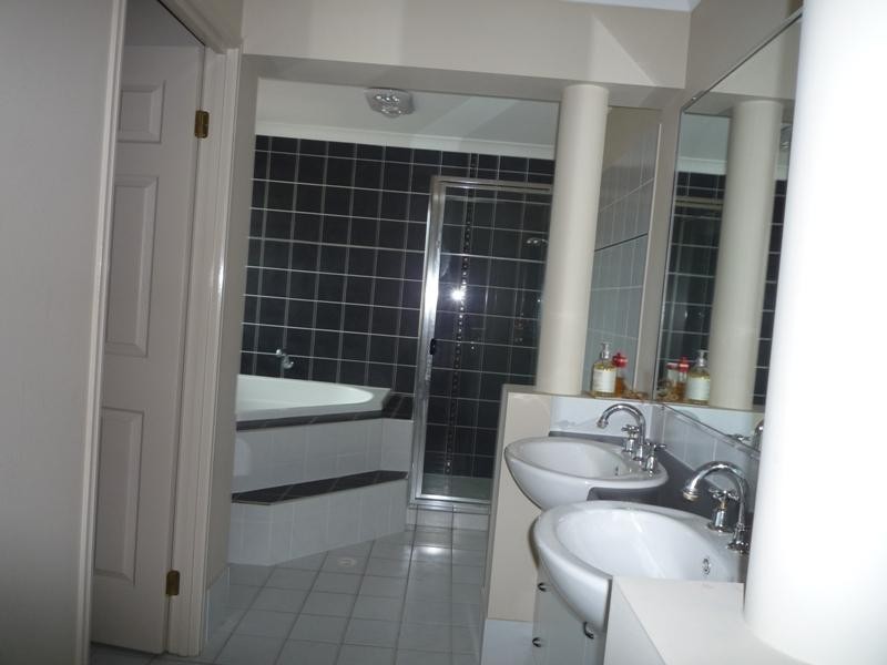 7 Rene Court, Cashmere QLD 4500