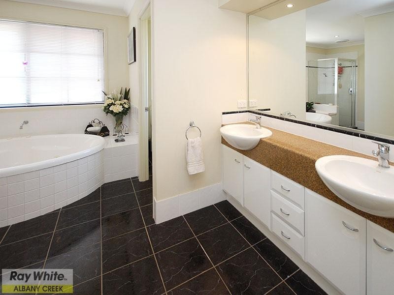 22 Sunningdale Court, Albany Creek QLD 4035