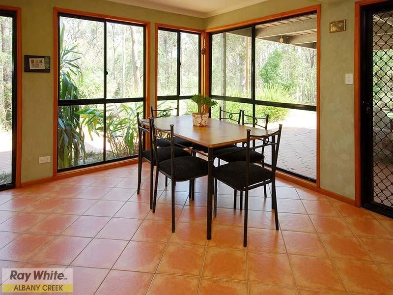 8 Estelle Court, Eatons Hill QLD 4037