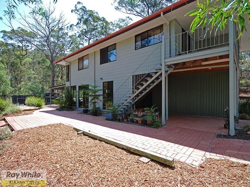 8 Estelle Court, Eatons Hill QLD 4037