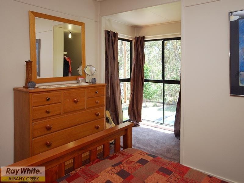 8 Estelle Court, Eatons Hill QLD 4037