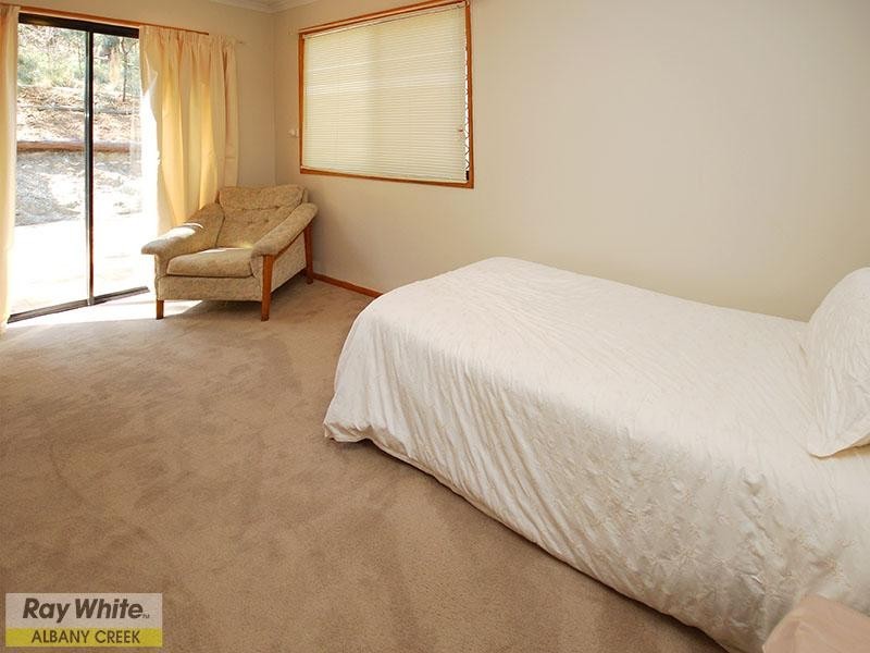 8 Estelle Court, Eatons Hill QLD 4037