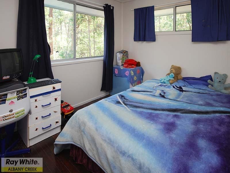 8 Estelle Court, Eatons Hill QLD 4037