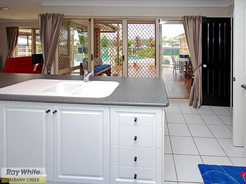 27 Bunya Crossing Road, Eatons Hill QLD 4037