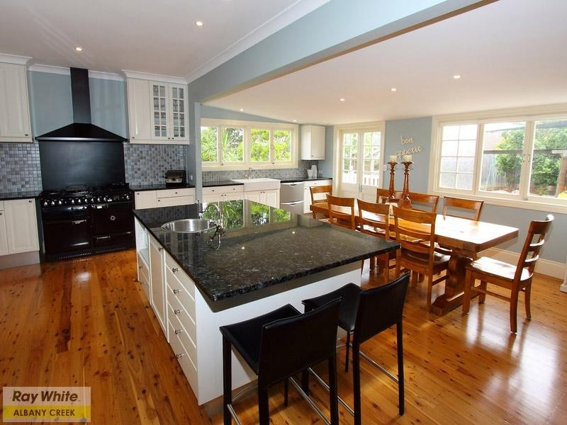 7 Felicia Place, Eatons Hill QLD 4037