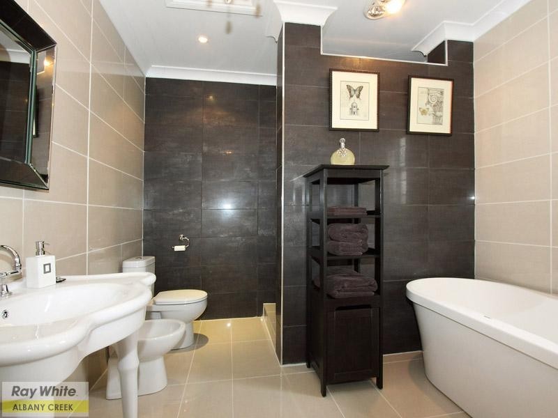 7 Felicia Place, Eatons Hill QLD 4037