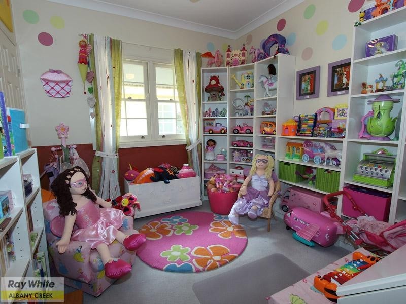 7 Felicia Place, Eatons Hill QLD 4037