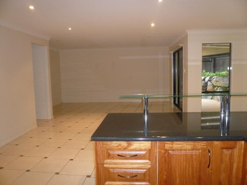 Eatons Hill QLD 4037