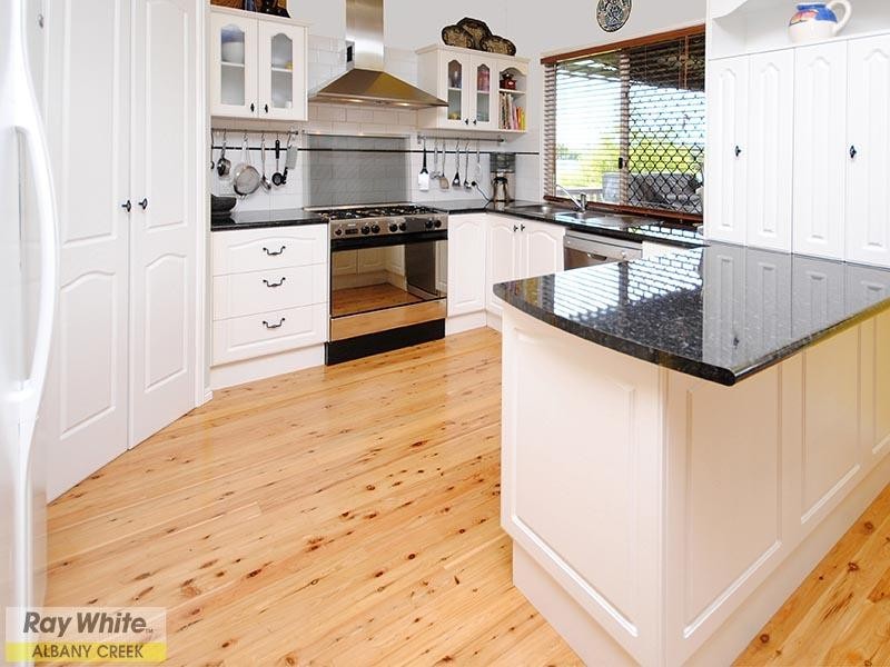 3 Arianna Close, Eatons Hill QLD 4037