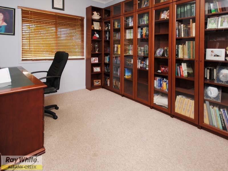 3 Arianna Close, Eatons Hill QLD 4037