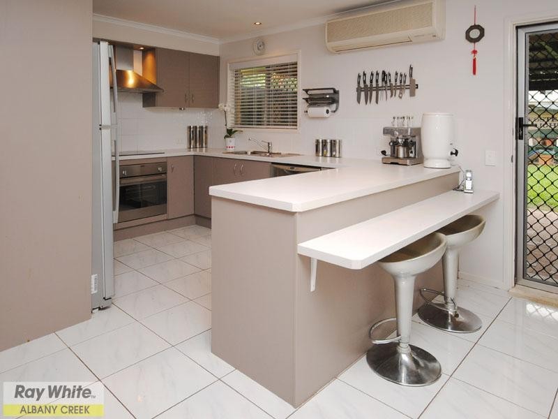 6 Oscar Crescent, Albany Creek QLD 4035