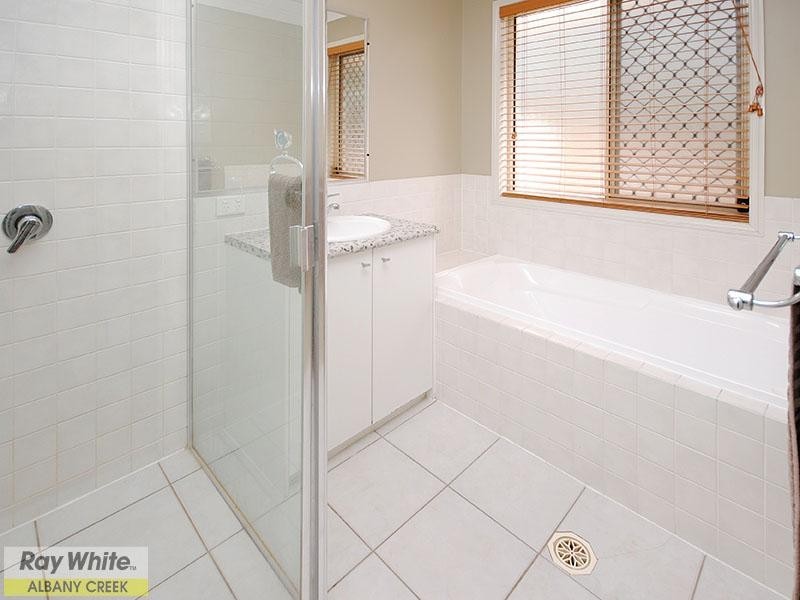 13 Altissimo Court, Eatons Hill QLD 4037