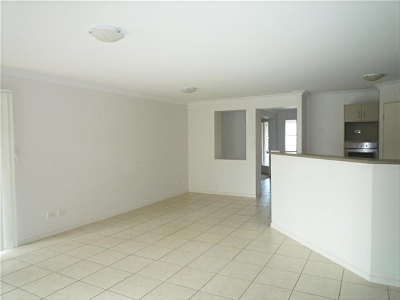 8 Luke Court, Cashmere QLD 4500