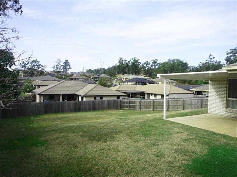 8 Luke Court, Cashmere QLD 4500