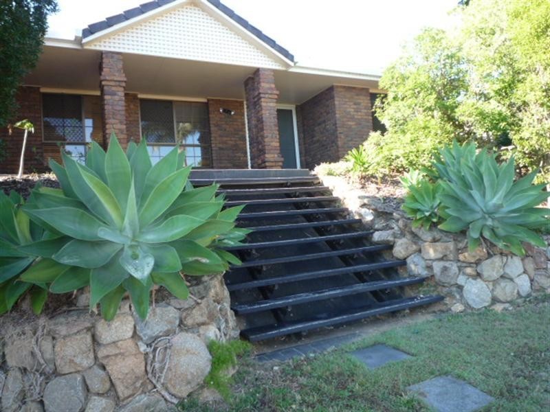 2 Troy Court, Eatons Hill QLD 4037