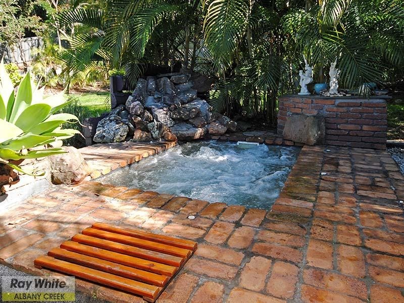 74 Bunya Park Drive, Eatons Hill QLD 4037