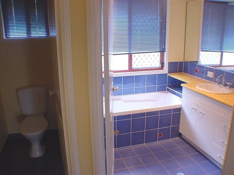 6 Memoire Court, Eatons Hill QLD 4037