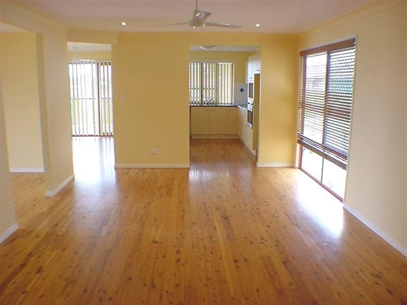 6 Memoire Court, Eatons Hill QLD 4037