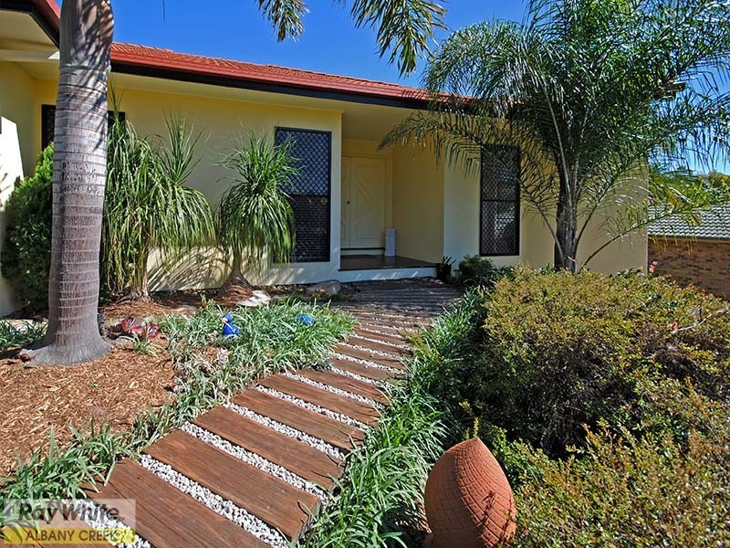 4 Excelcia Court, Eatons Hill QLD 4037