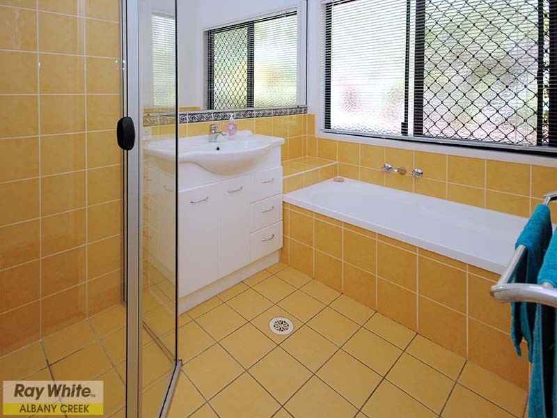 4 Excelcia Court, Eatons Hill QLD 4037