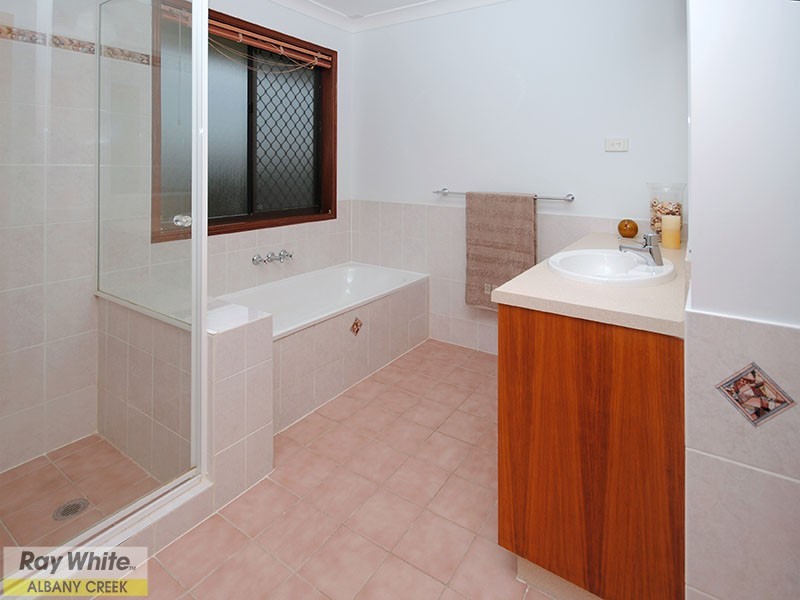 17 Brighton Court, Albany Creek QLD 4035