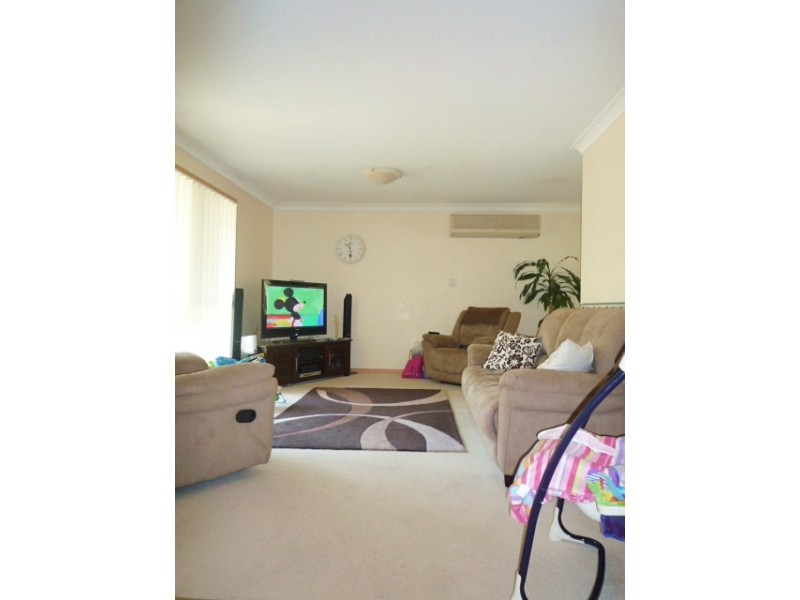 8 Ilona Place, Eatons Hill QLD 4037