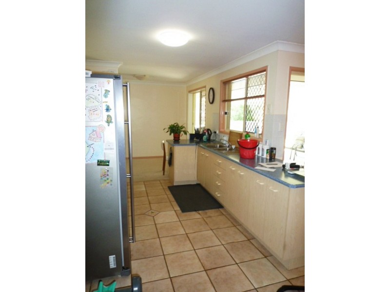 8 Ilona Place, Eatons Hill QLD 4037