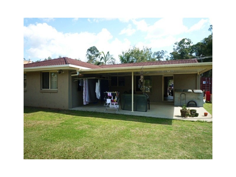 8 Ilona Place, Eatons Hill QLD 4037